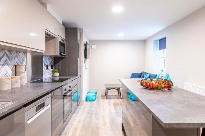 5 Bedroom Flat To Rent In -Gloucester Road, Bristol, BS7