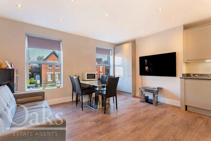 3 Bedroom Flat To Rent In Elgin Road, Addiscombe, CR0