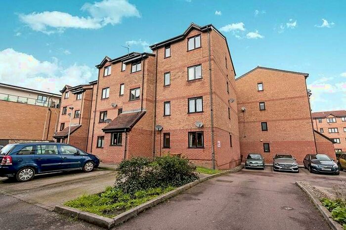 2 Bedroom Flat To Rent In Baildon Street, London, SE8