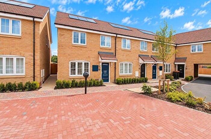 3 Bedroom End Of Terrace House For Sale In Meadow Road, Wixams, MK45
