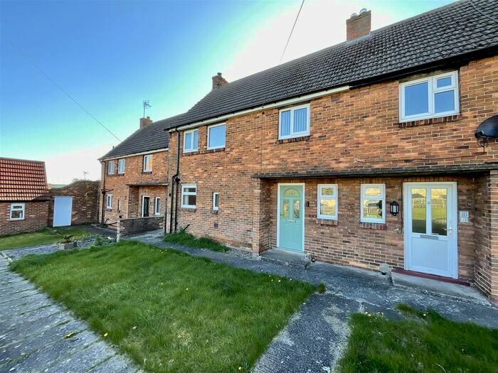 3 Bedroom Property For Sale In West Brow, Brompton-By-Sawdon, Scarborough, YO13