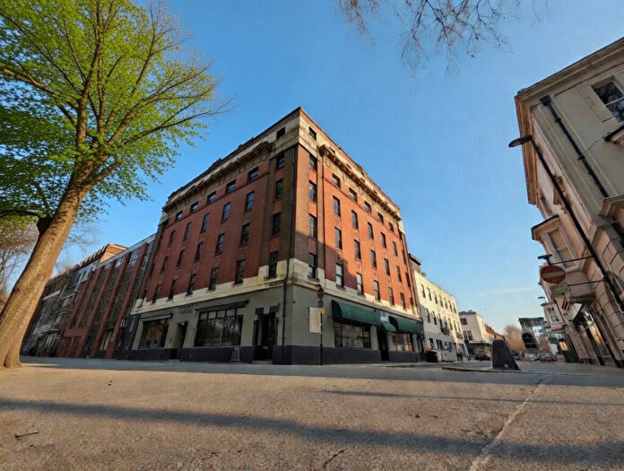 1 Bedroom Apartment To Rent In Havelock Chambers, Queens Terrace, Southampton, SO14