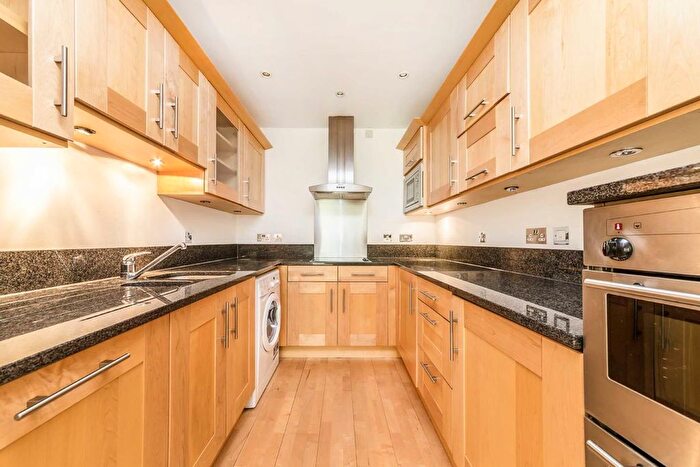 1 Bedroom Flat To Rent In Petersham Road, Richmond, TW10