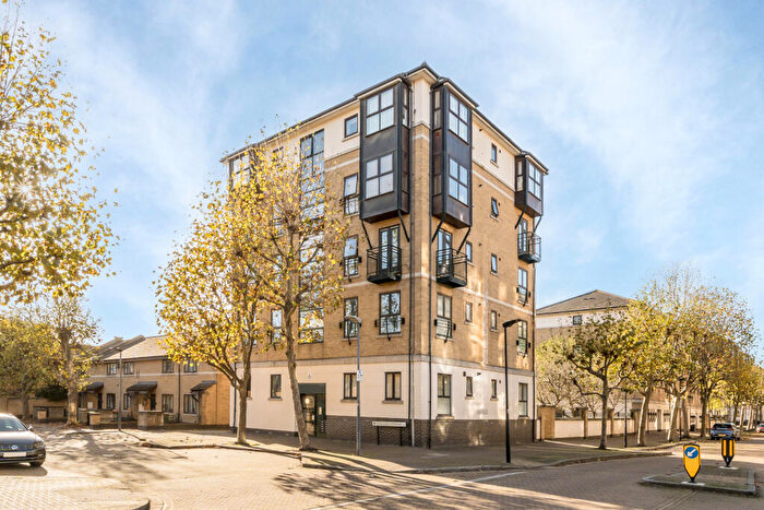 2 Bedroom Flat For Sale In Parr House, Beaulieu Avenue, London, E16