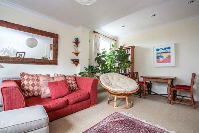 2 Bedroom Flat To Rent In Ferme Park Road, London, N8