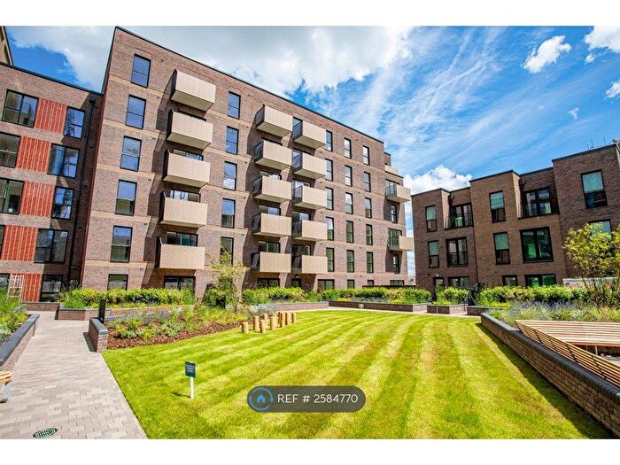 2 Bedroom Flat To Rent In Carraway Street, Reading, RG1