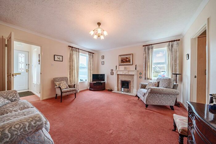 2 Bedroom Detached Bungalow For Sale In Nash Green, Staplegrove, Taunton, TA2