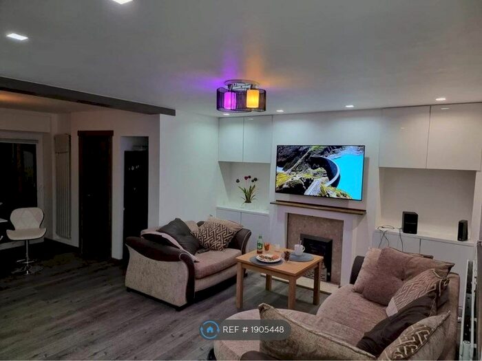 3 Bedroom Semi-Detached House To Rent In Chaceley Grove, Birmingham, B23