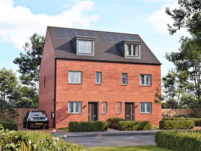 3 Bedroom Semi-Detached House For Sale In Walsingham Drive, Runcorn, Cheshire, WA7