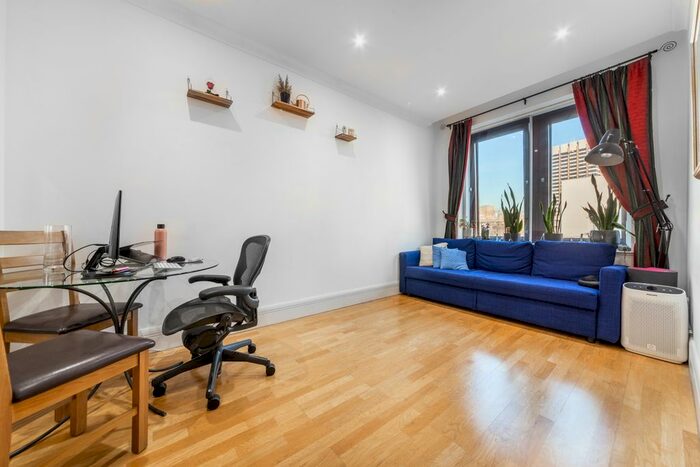 1 Bedroom Flat To Rent In Whitehouse Apartments, Belvedere Road, London, SE1