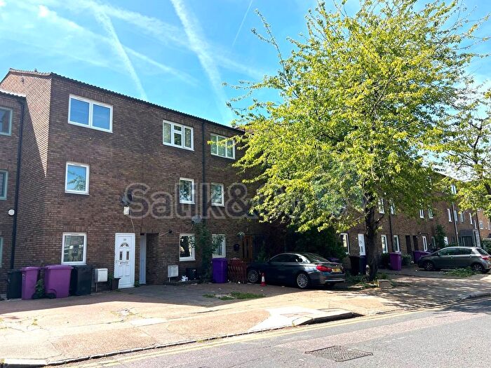 4 Bedroom Terraced House For Sale In Brick Lane, London, E2