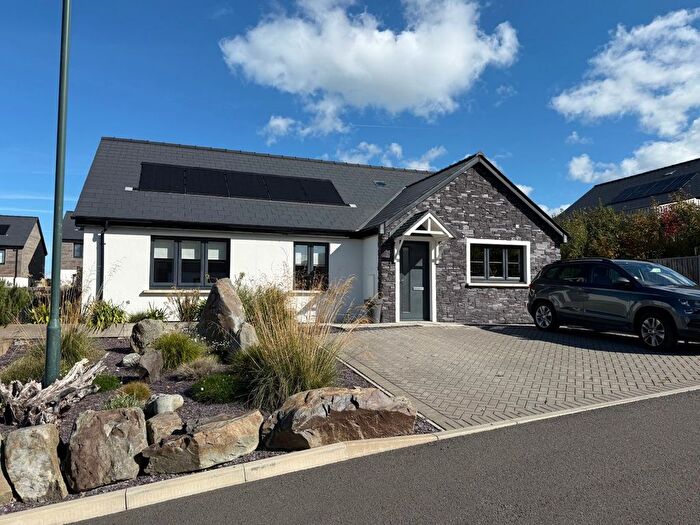 3 Bedroom Detached Bungalow For Sale In Clos Cwm Peris, Llanon, SY23