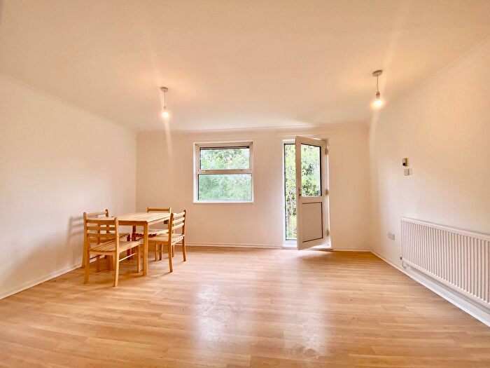 2 Bedroom Flat To Rent In Manor House Close, Leyland, PR26