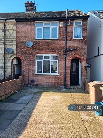 2 Bedroom End Of Terrace House To Rent In Blundell Road, Luton, LU3