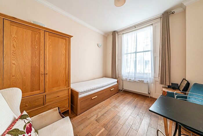 Studio To Rent In Cumberland Street, London, SW1V