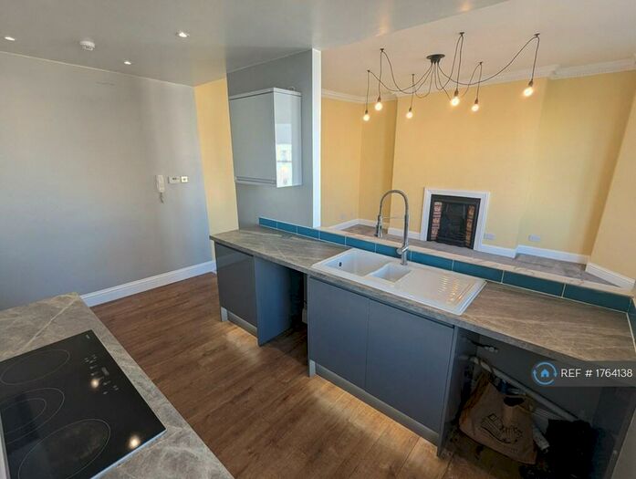 2 Bedroom Flat To Rent In Greenwich House, Margate, CT9