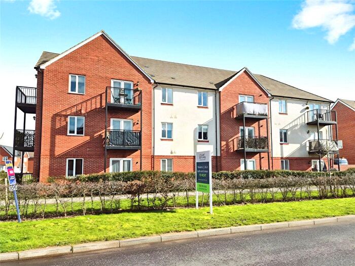 2 Bedroom Flat To Rent In Bolton Drive, Shinfield, Reading, Berkshire, RG2