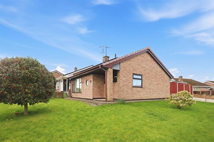 2 Bedroom Detached Bungalow For Sale In Lodge Walk, Inkersall, Chesterfield, S43
