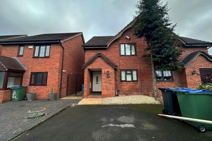 2 Bedroom Property To Rent In Tividale Street, Tipton, DY4