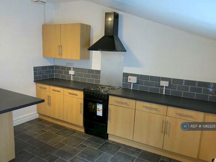 2 Bedroom Flat To Rent In The High Street, Wickwar, Wotton-Under-Edge, GL12