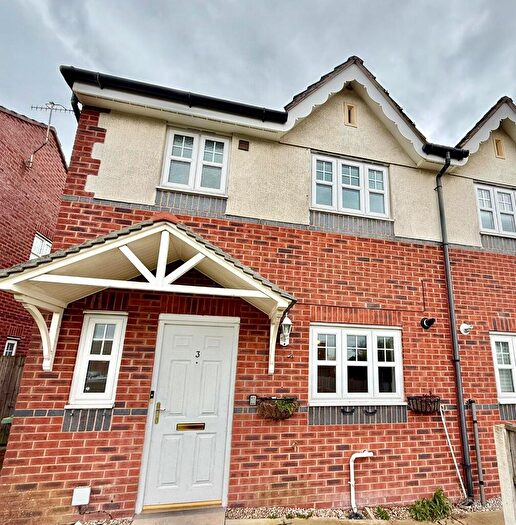 3 Bedroom Semi-Detached House To Rent In Myrtle Way, Woodchurch, Wirral, CH49