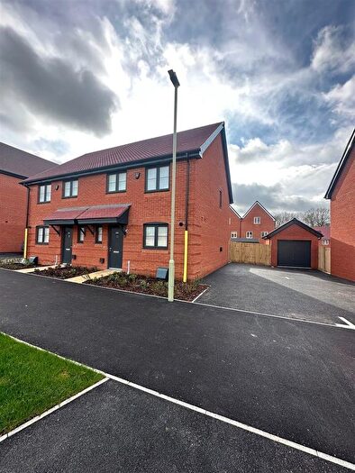 3 Bedroom Semi Detached House To Rent In Beaulieu Road, Whiteley, Fareham, SO30