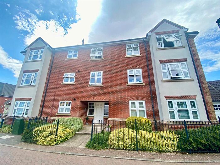 2 Bedroom Flat For Sale In Violet Way, Yaxley, Peterborough, PE7