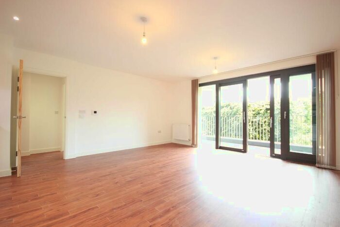 2 Bedroom Flat To Rent In Kingfisher Heights, Bramwell Way, London, E16