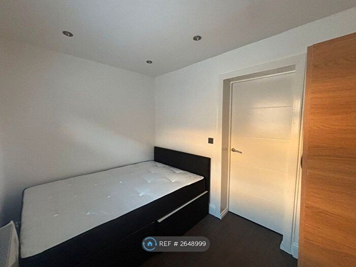 1 Bedroom Flat To Rent In High Road, London, NW10