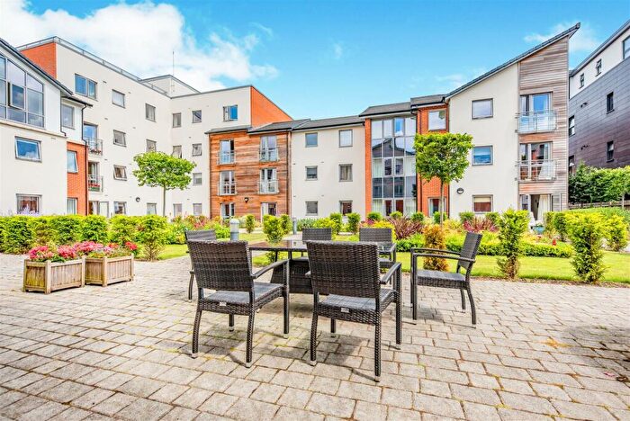 1 Bedroom Apartment For Sale In Kings Place, Fleet Road, Fleet., GU51