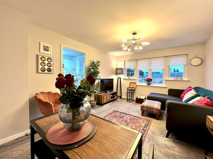 2 Bedroom Flat For Sale In Valleyfield Crescent, Ferniegair, Hamilton, ML3