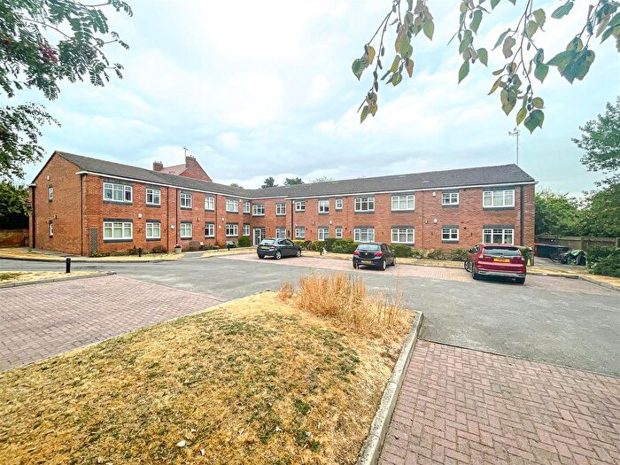 2 Bedroom Flat For Sale In Ronald Court, Avenue Road, Stoneygate, LE2