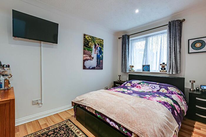 3 Bedroom Terraced House For Sale In Lomond Gardens, South Croydon, CR2