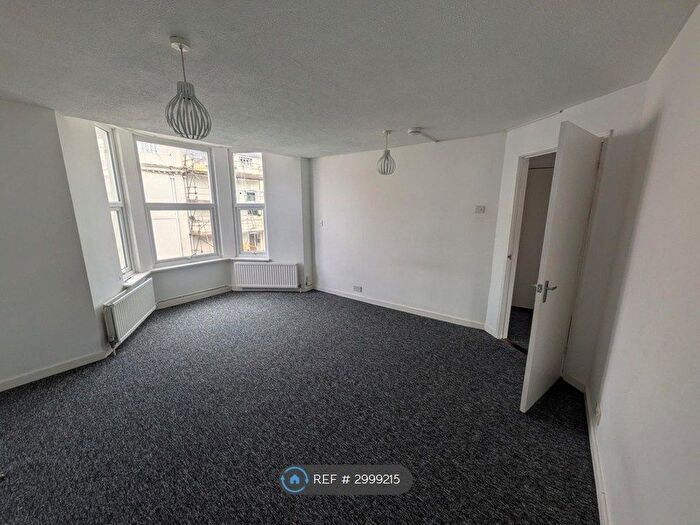 1 Bedroom Flat To Rent In Hill Park Crescent, Plymouth, PL4