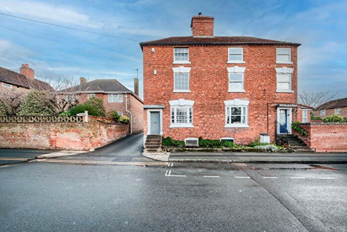 3 Bedroom Semi Detached House For Sale In Parkfield Road, Coleshill, B46