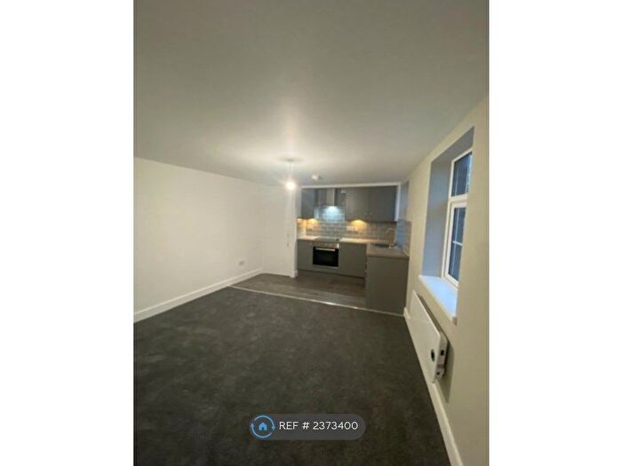 1 Bedroom Flat To Rent In Silver Street, Wakefield, WF1