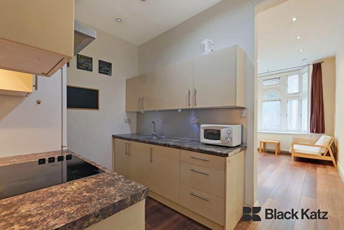 2 Bedroom Flat To Rent In Cheshire House. Fleet Street, Chancery Lane, EC4A