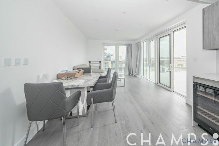 2 Bedroom Flat For Sale In Juniper Drive, London, SW18