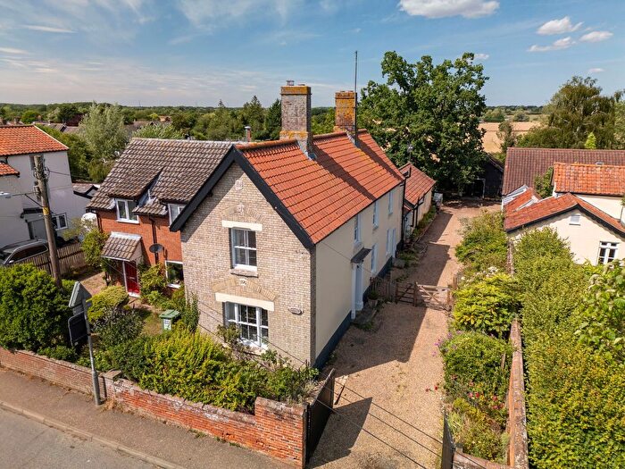 4 Bedroom Detached House For Sale In Rectory Road, Dickleburgh, IP21