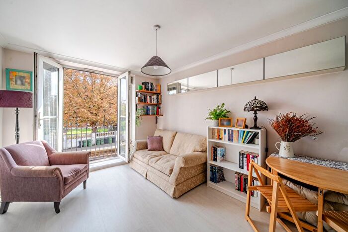 1 Bedroom Flat For Sale In Clapham Road, Clapham, London, SW9
