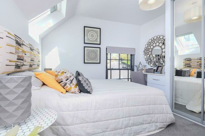 2 Bedroom Flat To Rent In Bridge Street, Winchester, Hampshire, SO23
