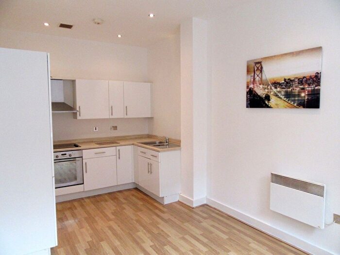 2 Bedroom Flat To Rent In Pugh Buildings, Cowell St, Llanelli., SA15