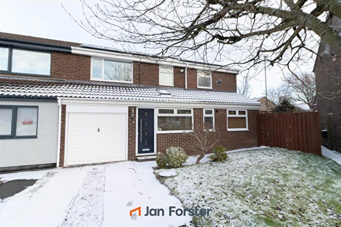 4 Bedroom Semi Detached House For Sale In Thornbury Close, Newcastle Upon Tyne, NE3