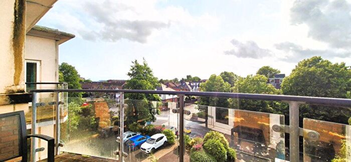 2 Bedroom Apartment To Rent In Hill Lane, Southampton, SO15