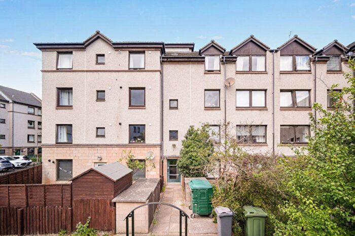 2 Bedroom Flat For Sale In / Terrars Croft, Newington, Edinburgh, EH8