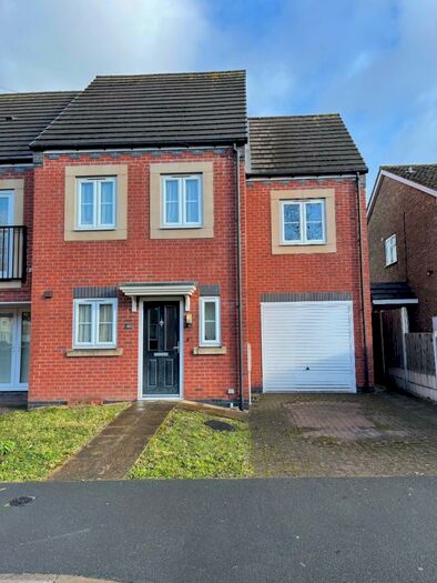 3 Bedroom Semi-Detached House To Rent In Albion Street, Oldbury, B69