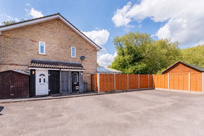 1 Bedroom End Of Terrace House For Sale In The Hawthorns, Colnbrook, SL3