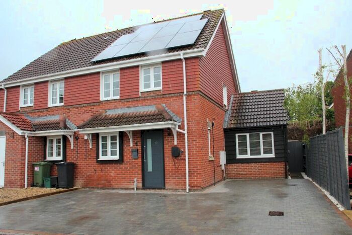 4 Bedroom Semi-Detached House For Sale In Kennedy Meadow, Hungerford, Berkshire, ., RG17
