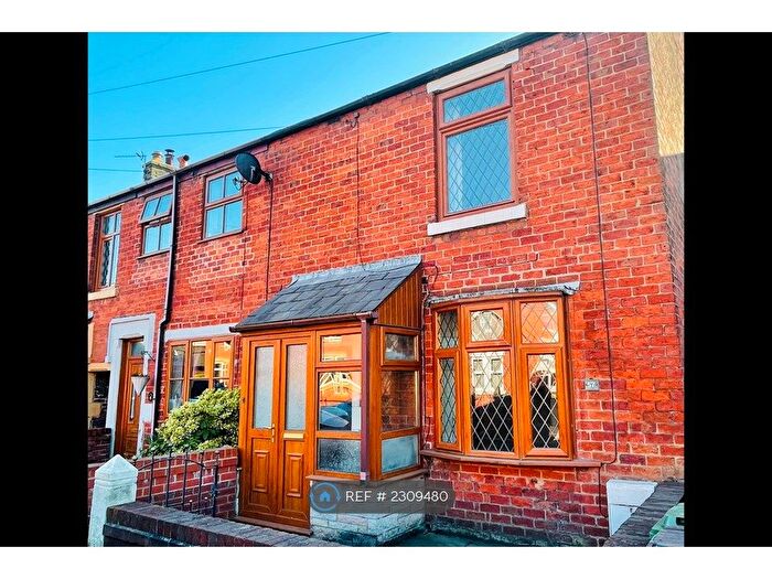 2 Bedroom End Of Terrace House To Rent In Kirkham Road, Freckleton, Preston, PR4