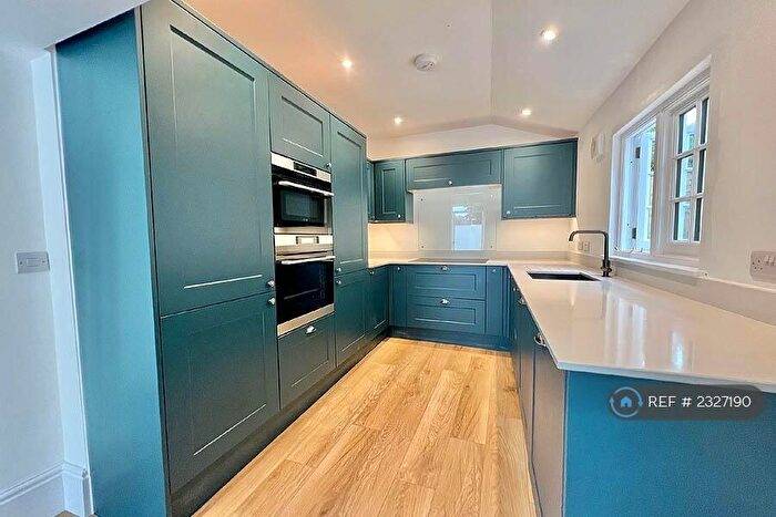 4 Bedroom End Of Terrace House To Rent In Pennsylvania Road, Exeter, EX4